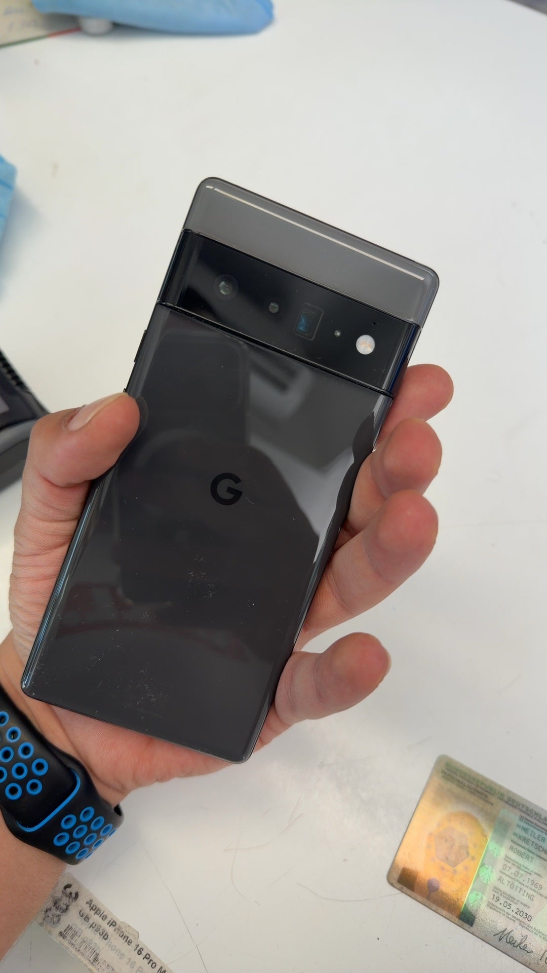 Google Pixel 6 Smartphone in Schwarz Hauptbild