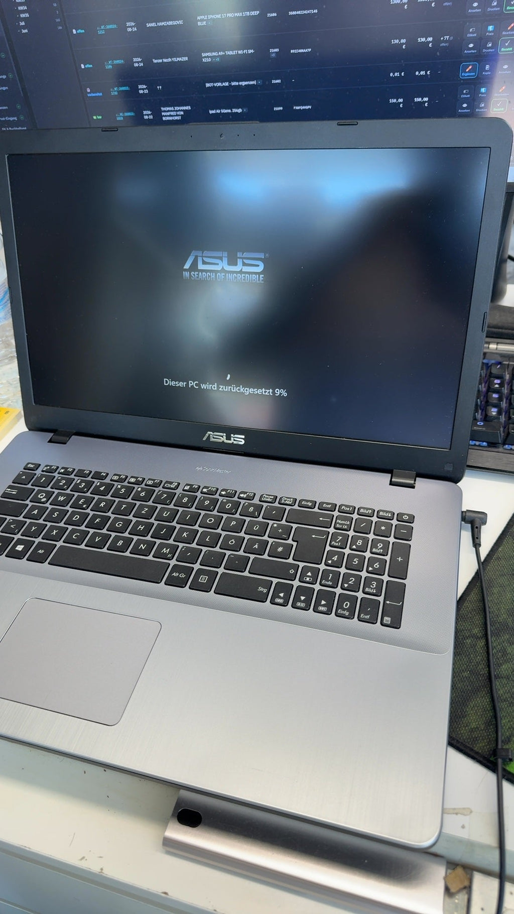 Asus A705M