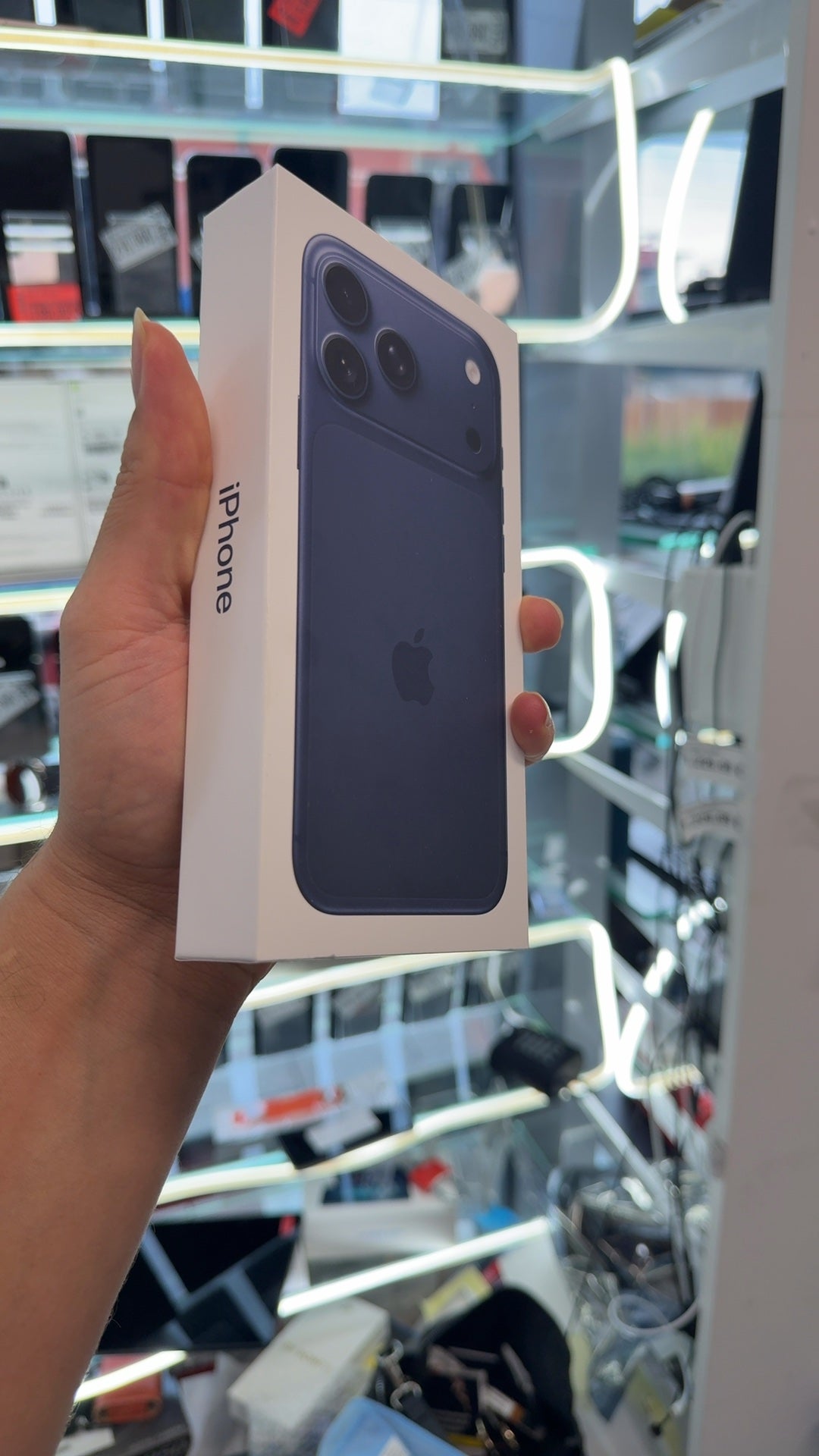 Apple iPhone 17 Pro Max Deep Blue 512GB Zweitbild