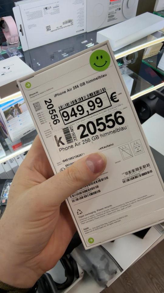 Apple iPhone Air 256 GB Himmelblau Zweitbild
