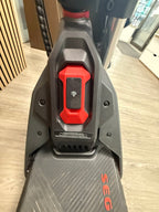 Analyse des E-Scooters Sichtbarer Zustand: Gut erhalten, gering genutztes Aussehen – VK579€ | Heute angekauft 10.04. 19: