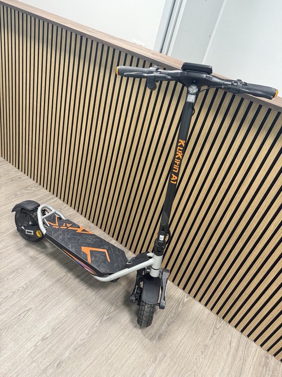 Hudora Electric Scooter schwarz-orange | Heute angekauft 10.04. 22:06 | Preis? 📞 0175 90 777 77