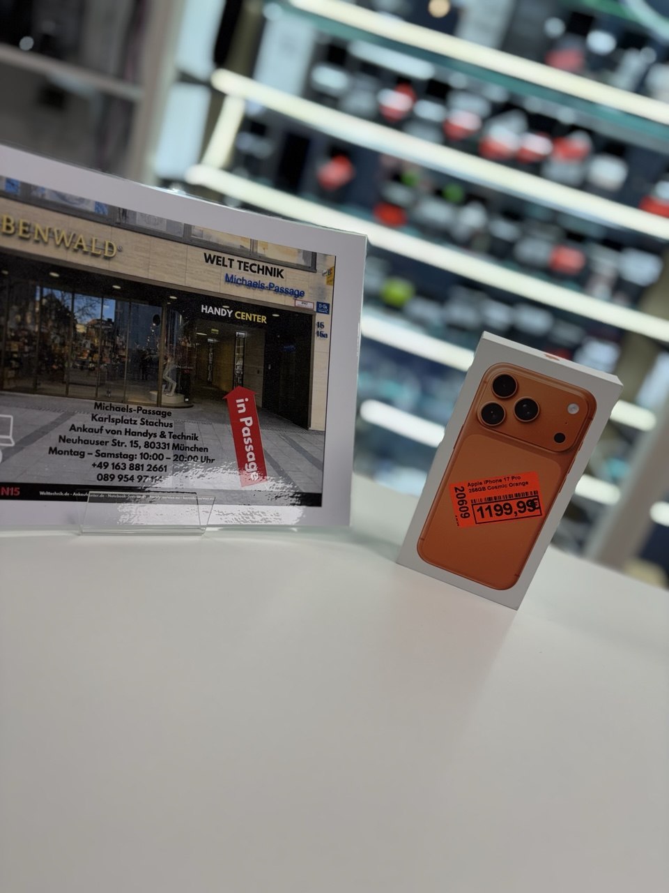 Apple iPhone 17 Pro 256GB Cosmic Orange Zweitbild
