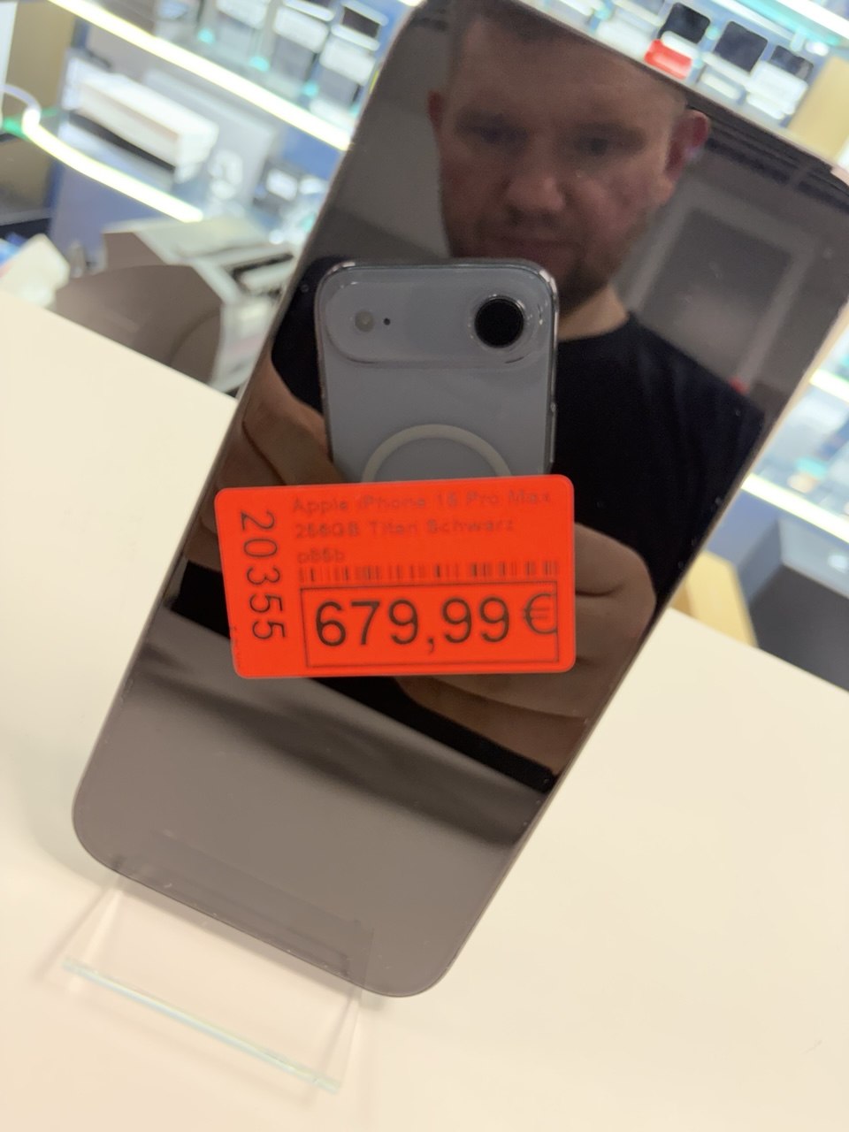 Apple iPhone 16 Pro, Black Titanium