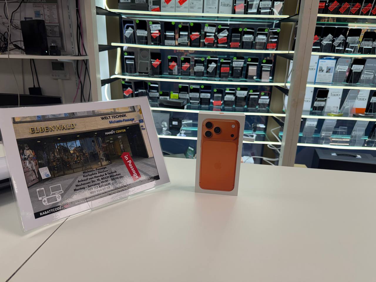 Apple iPhone 17 Pro Max Cosmic Orange Hauptbild