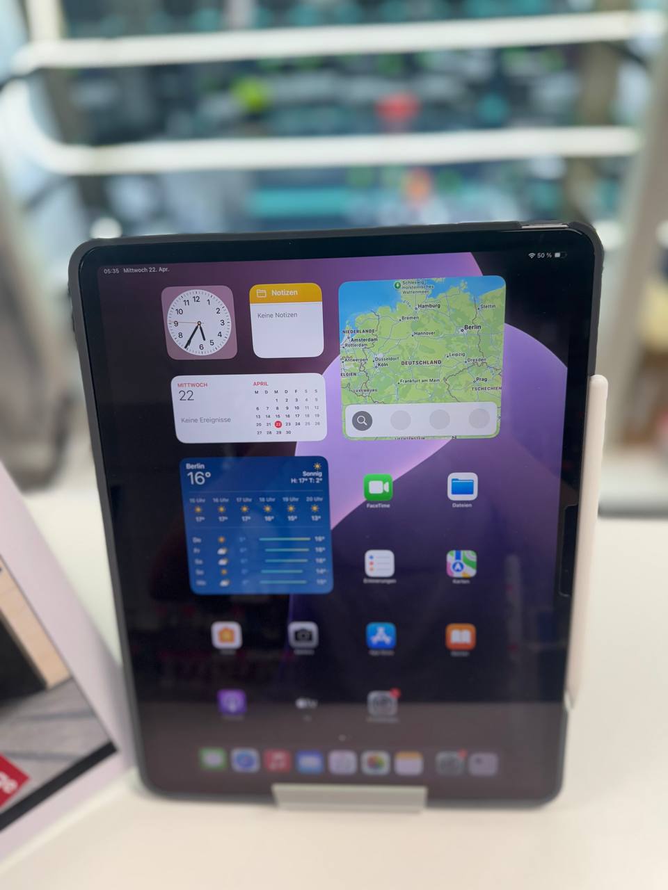 Apple iPad Pro 11" mit Magic Keyboard