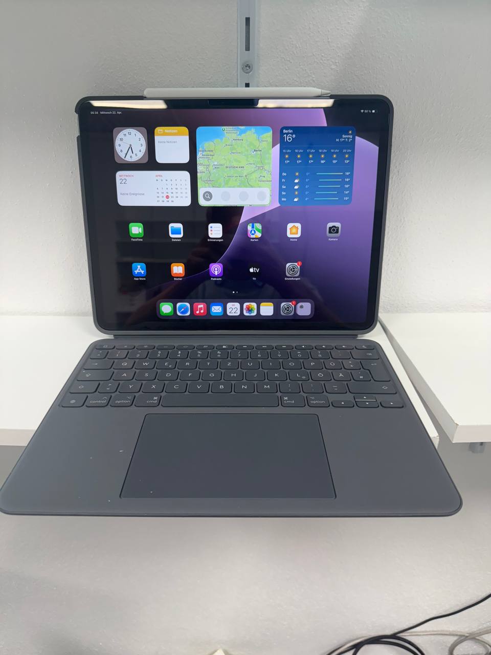 Apple iPad Pro 11" mit Magic Keyboard