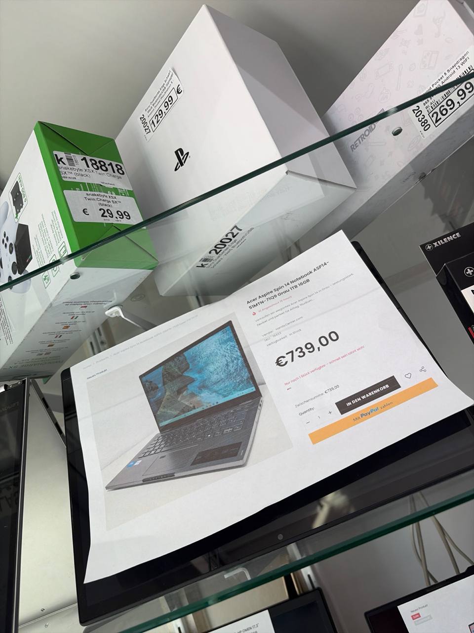 Produkte im Bild ## 2. PlayStation 5 (oben rechts)