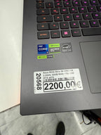Laptop-Analyse Prozessor: Intel Core (grüner Sticker sichtbar)
