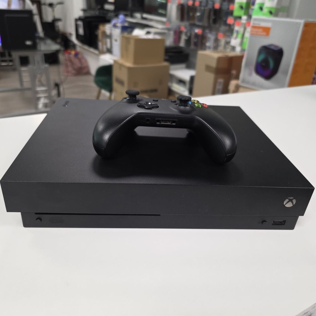 Microsoft Xbox One X Konsole Hauptbild