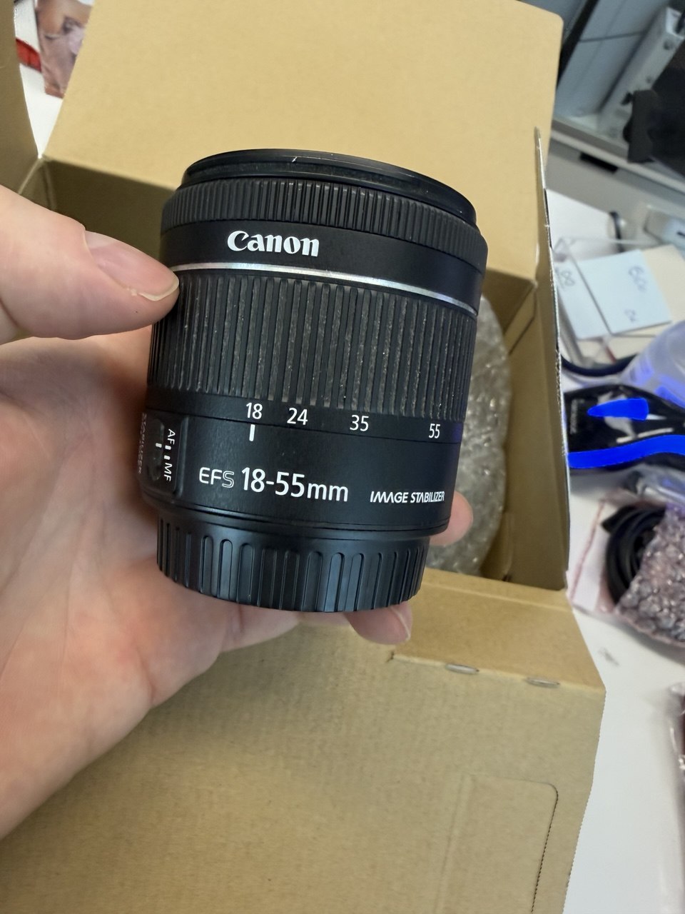 Canon EOS 77D mit EF-S 18-135mm IS USM Kit