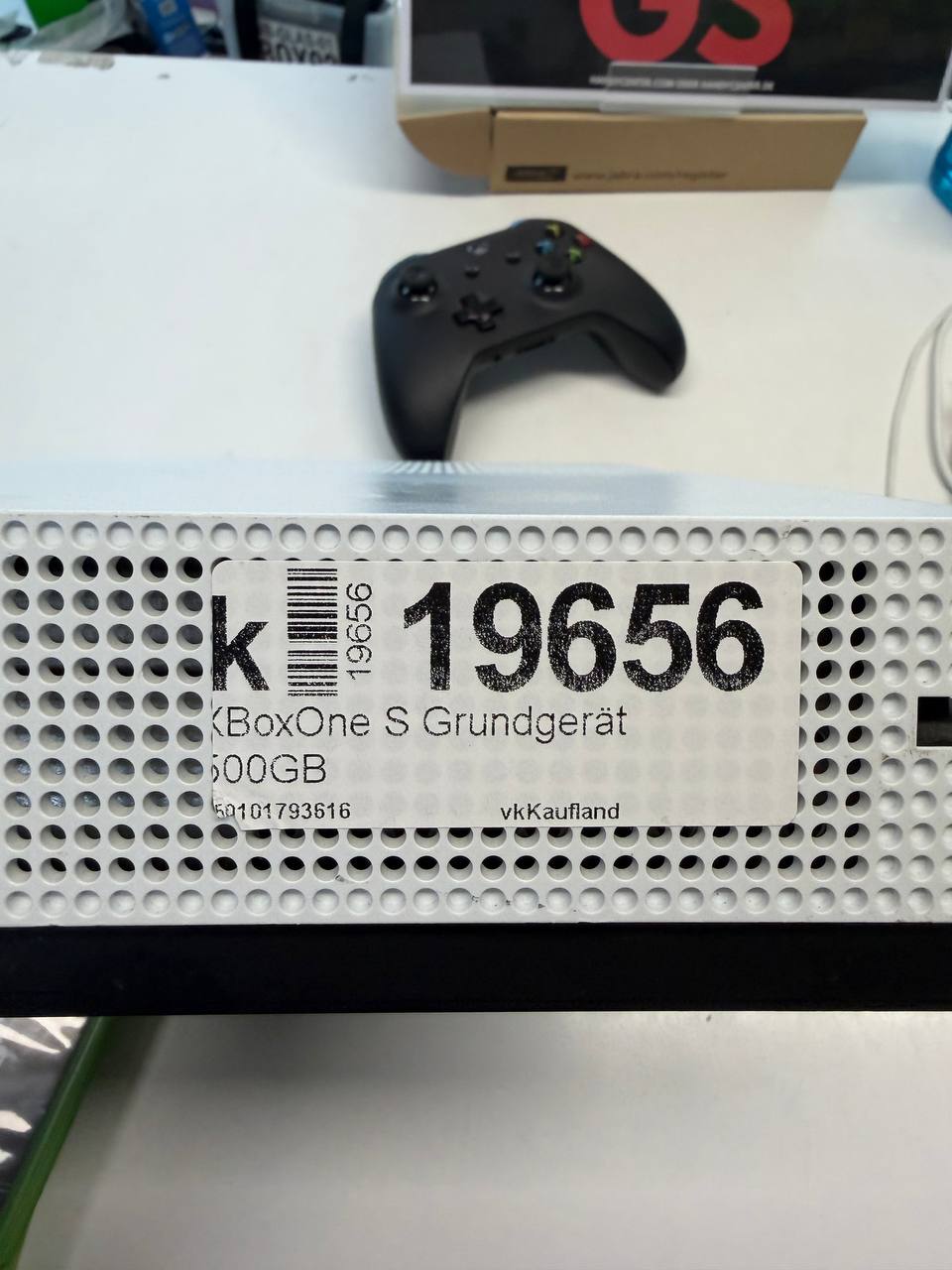 Microsoft Xbox One S 1TB weiß Zweitbild