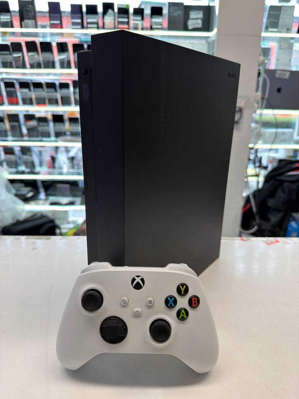 Xbox Series X Konsole mit Wireless Controller Weiß Zweitbild