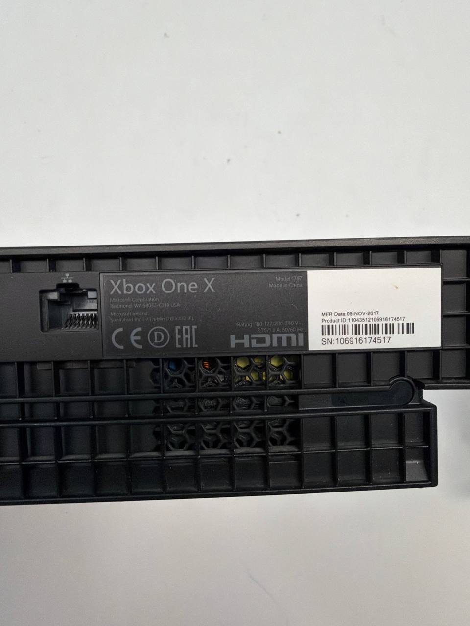 Xbox Series X Konsole mit Wireless Controller Weiß