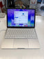 Apple MacBook Neo mit A18 Pro Chip, 8GB RAM 500GB Akku 100p 9 Zyklen