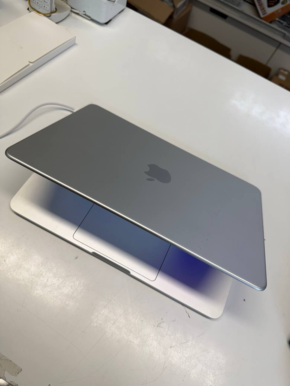 Apple MacBook Neo mit A18 Pro Chip, 8GB RAM 500GB Akku 100p 9 Zyklen