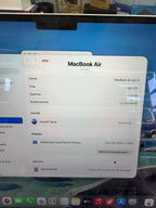 Apple MacBook Air 13" M5 mit 16 GB Speicher