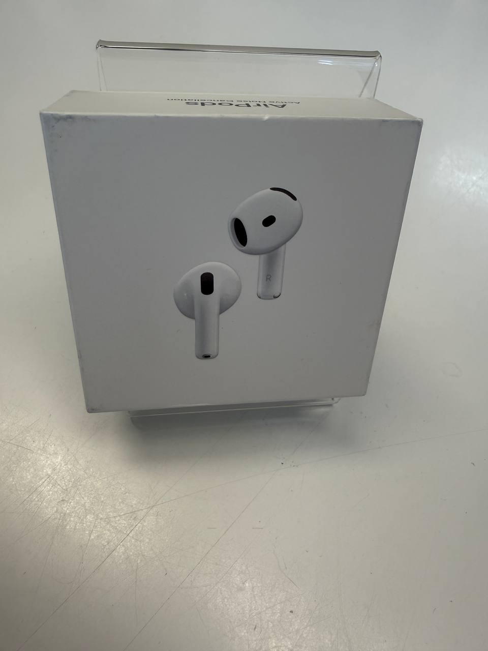 Apple AirPods 4 mit Active Noise Cancellation