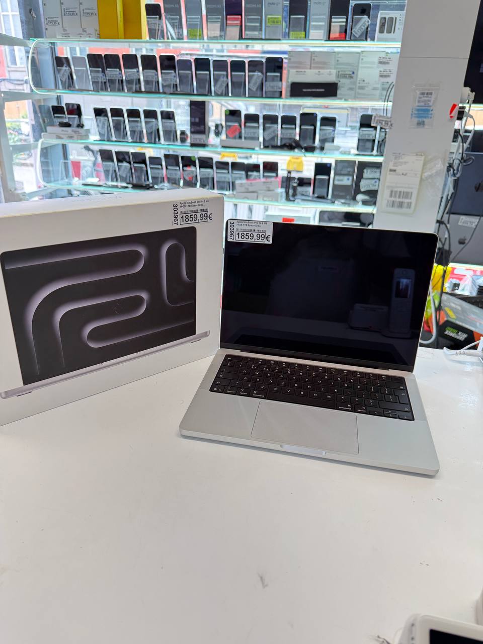 Apple MacBook Pro 14" M3, 16GB RAM, 1TB SSD Space Gray Hauptbild