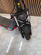 Segway Ninebot E-Scooter, elektrischer Roller mit Dual-Motor