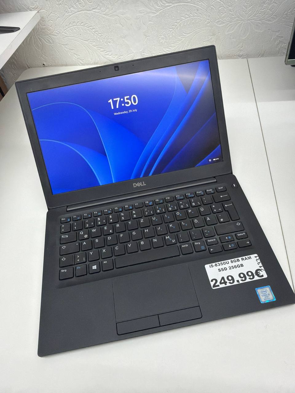 Dell Latitude Ultrabook mit Intel Core i5-8350U, 8GB RAM Hauptbild