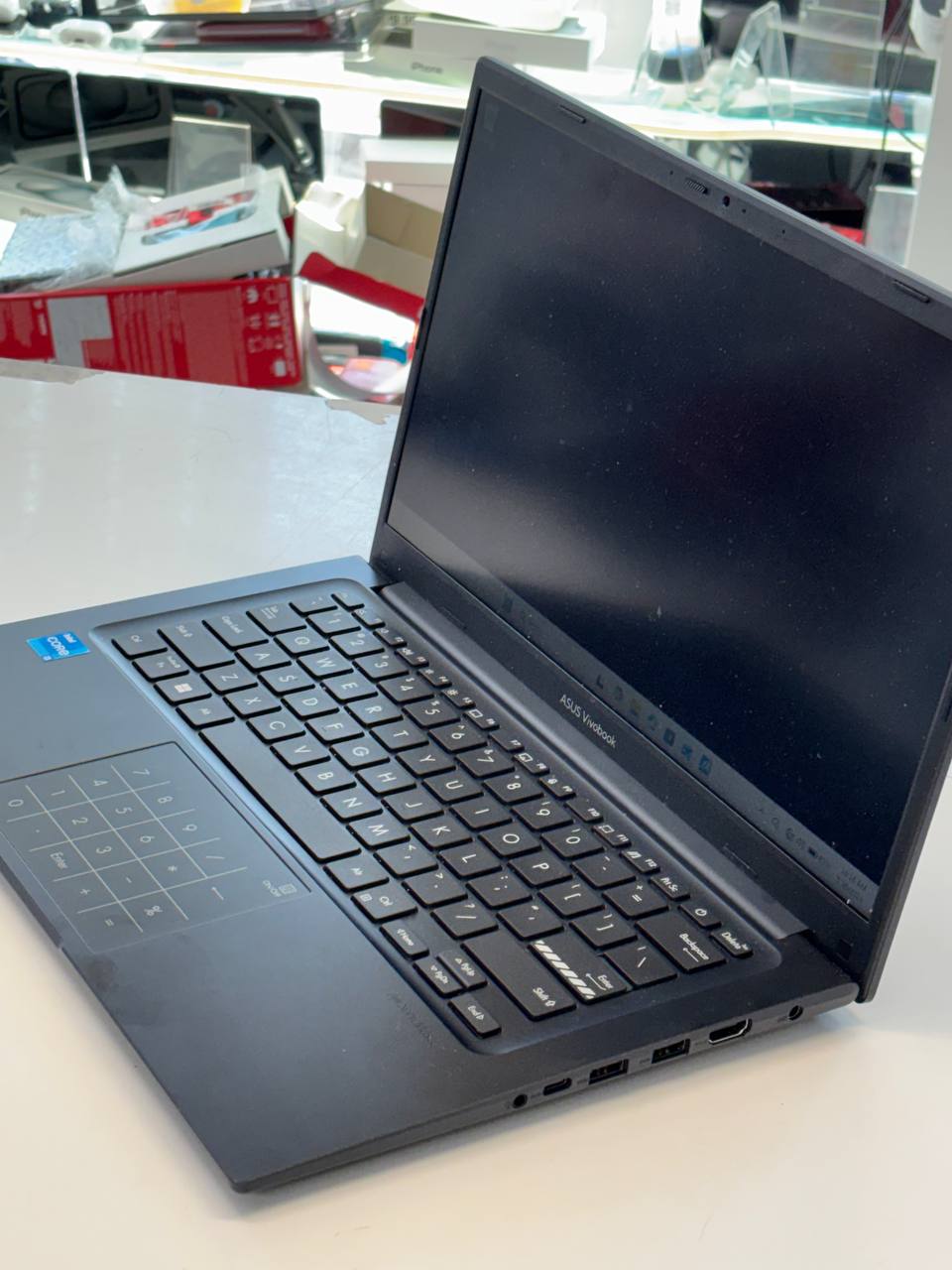 ASUS Vivobook X1404VA – Intel Core i3-1315U Laptop Zweitbild