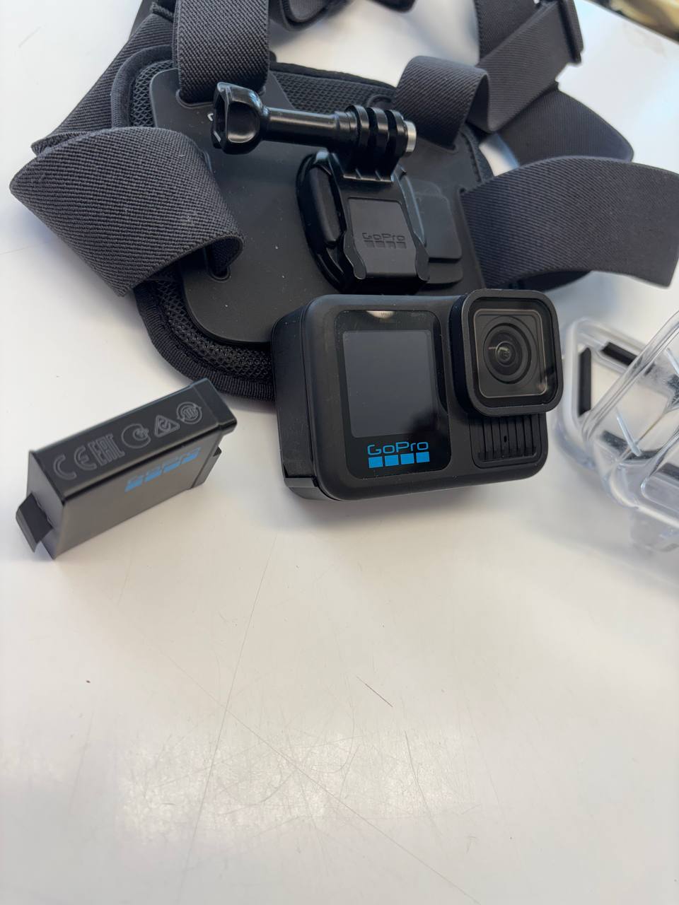 GoPro Hero 11 Black- Action Camera mit Dual Display Zweitbild