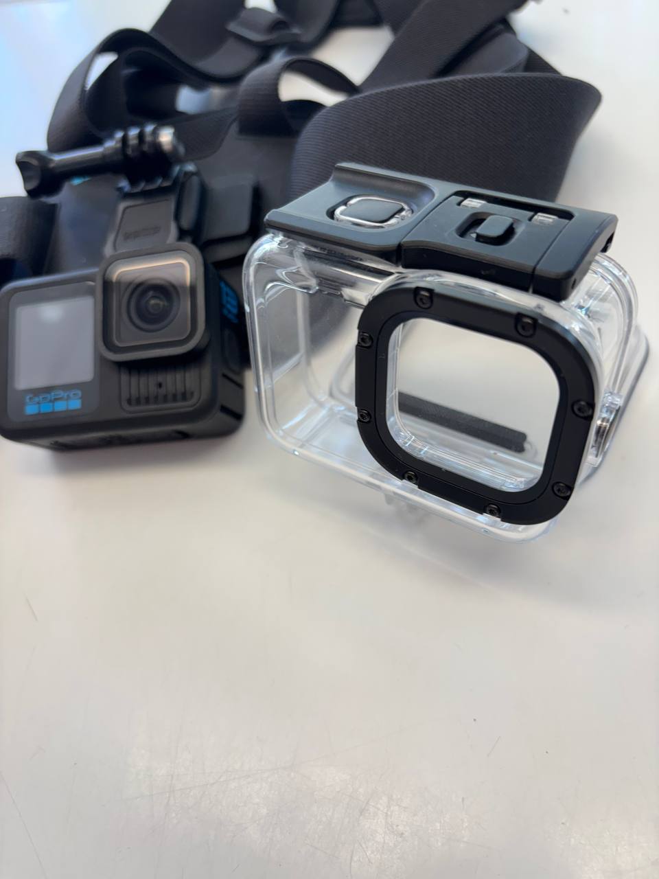 GoPro Hero 11 Black- Action Camera mit Dual Display