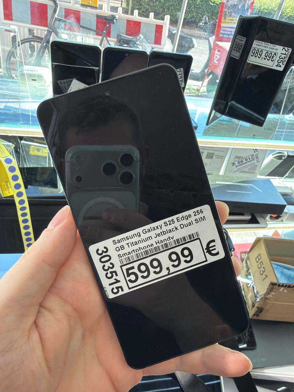 Samsung Galaxy S25 Edge 256GB Titanium Jetblack Zweitbild