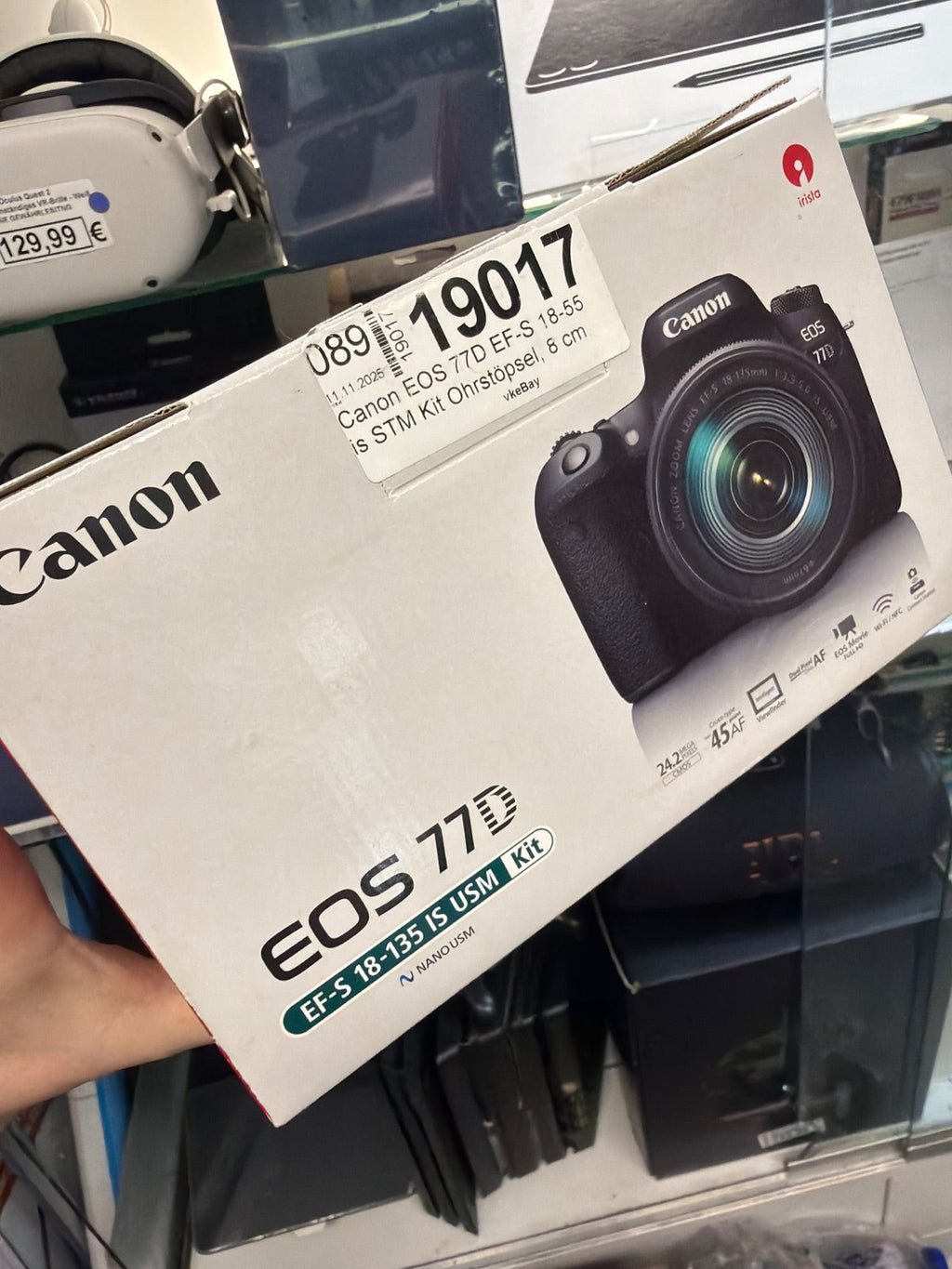 Canon EOS 77D mit EF-S 18-135mm IS USM Kit