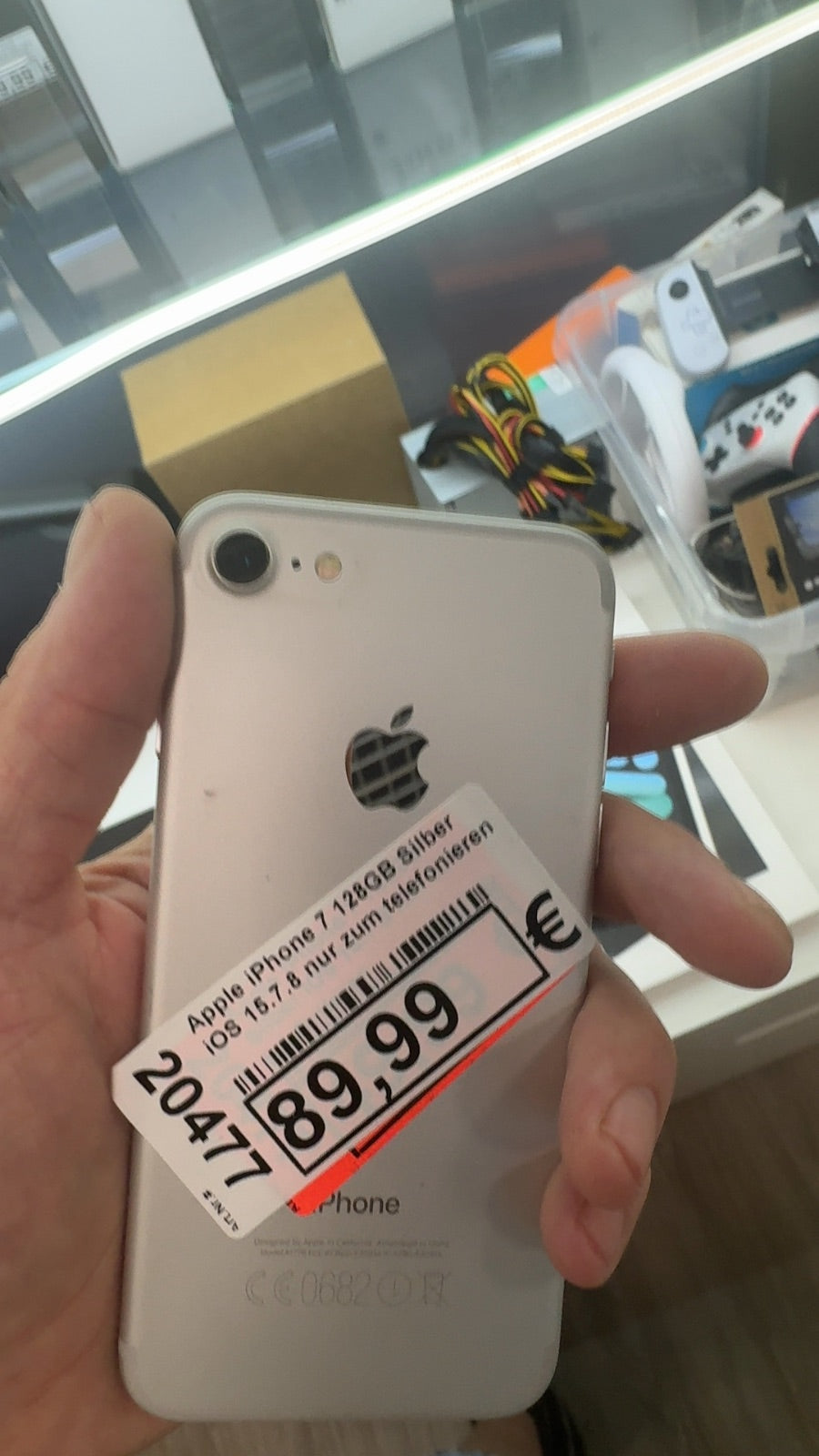 Apple iPhone 7 128GB Silber iOS 15.7.8 nur zum telefonieren