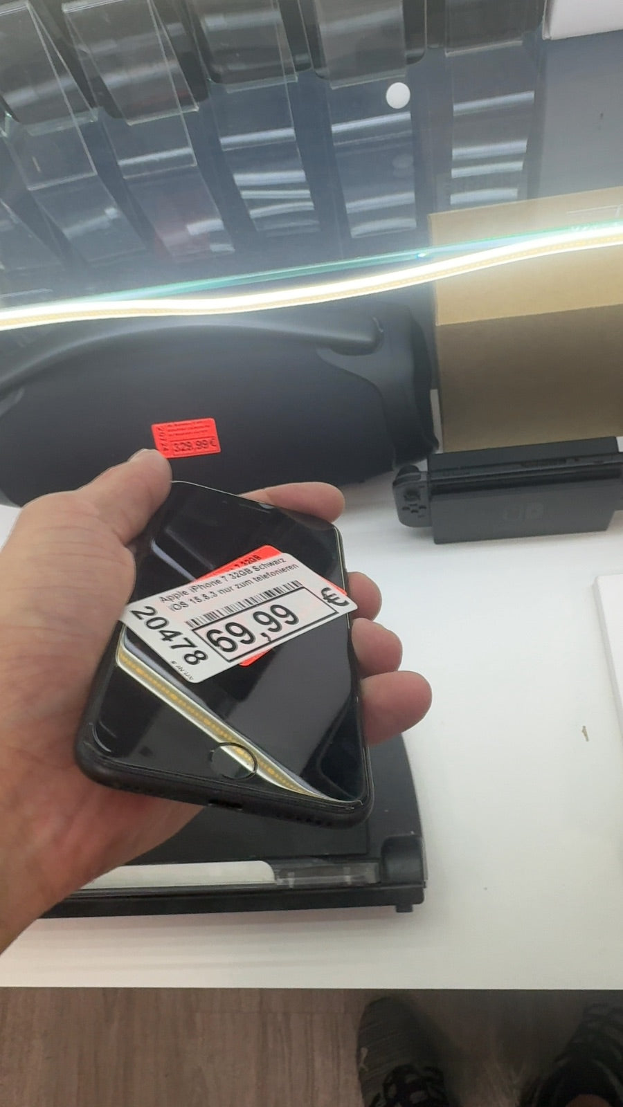 Apple iPhone 7 32GB Schwarz iOS 15.8.3 nur zum telefonieren Zweitbild