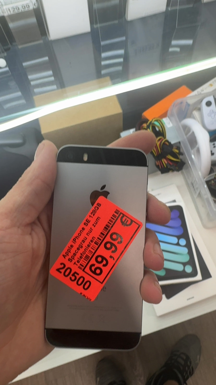 Apple iPhone SE 128GB Spacegrau nur zum Telefonieren Zweitbild