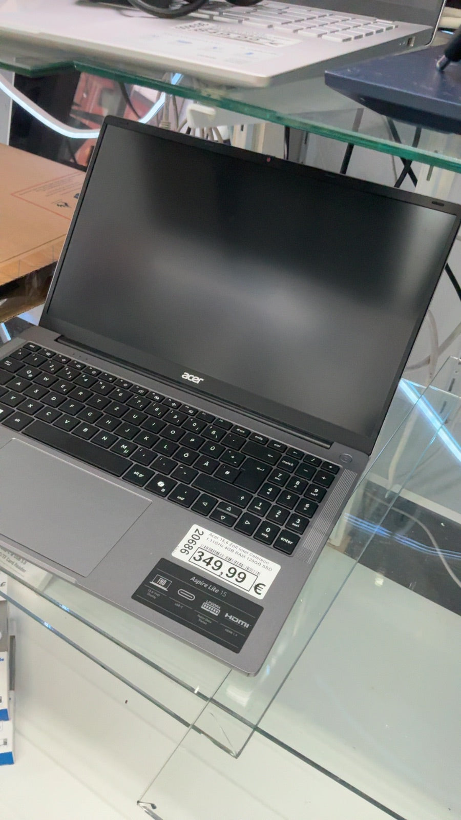 Acer 15,6 Zoll Intel Celereon 1.11GHz 4GB RAM 120GB SSD Hauptbild