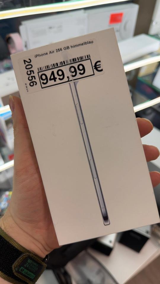 Apple iPhone Air 256 GB Himmelblau Hauptbild