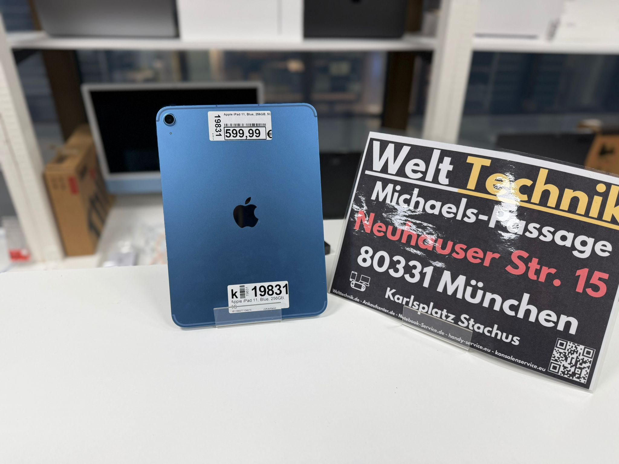 Apple iPad 11, Blue, 256GB, 5G